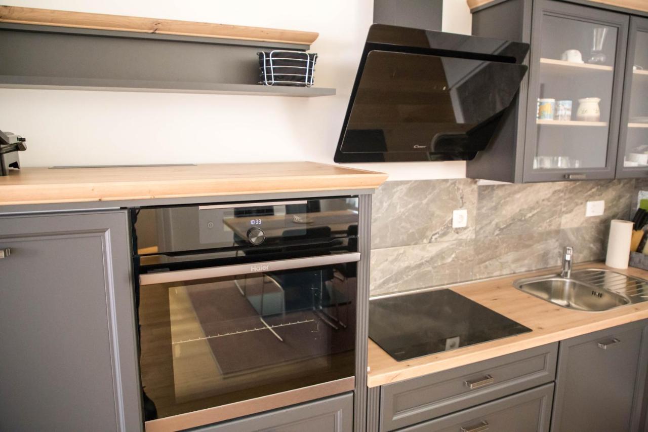 Eleven Apartment - Very Center - Free Parking Осиек Экстерьер фото