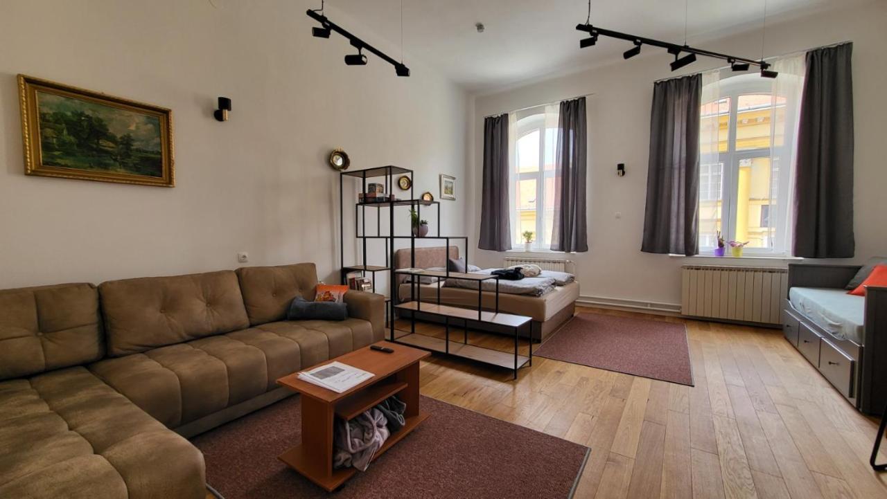 Eleven Apartment - Very Center - Free Parking Осиек Экстерьер фото